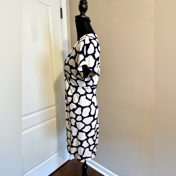 Diane Von Furstenberg Size 4 Natalie 100% Silk Mini Dress Navy Blue White Classy - Picture 6 of 11